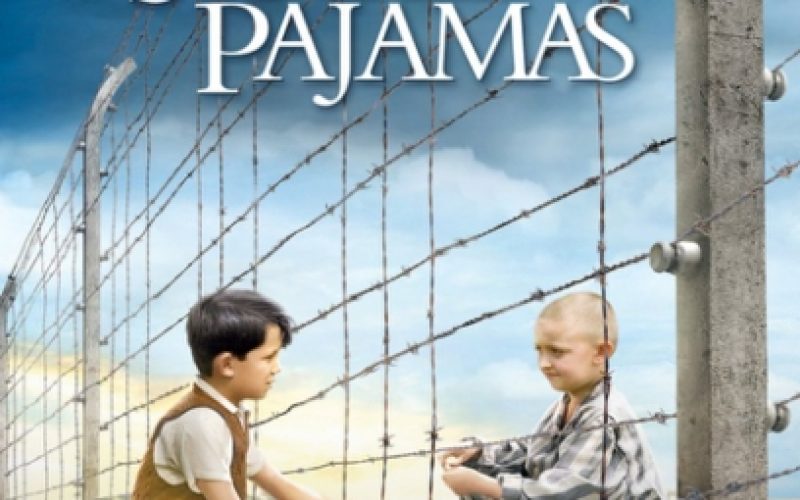 El niño con el pijama de rayas